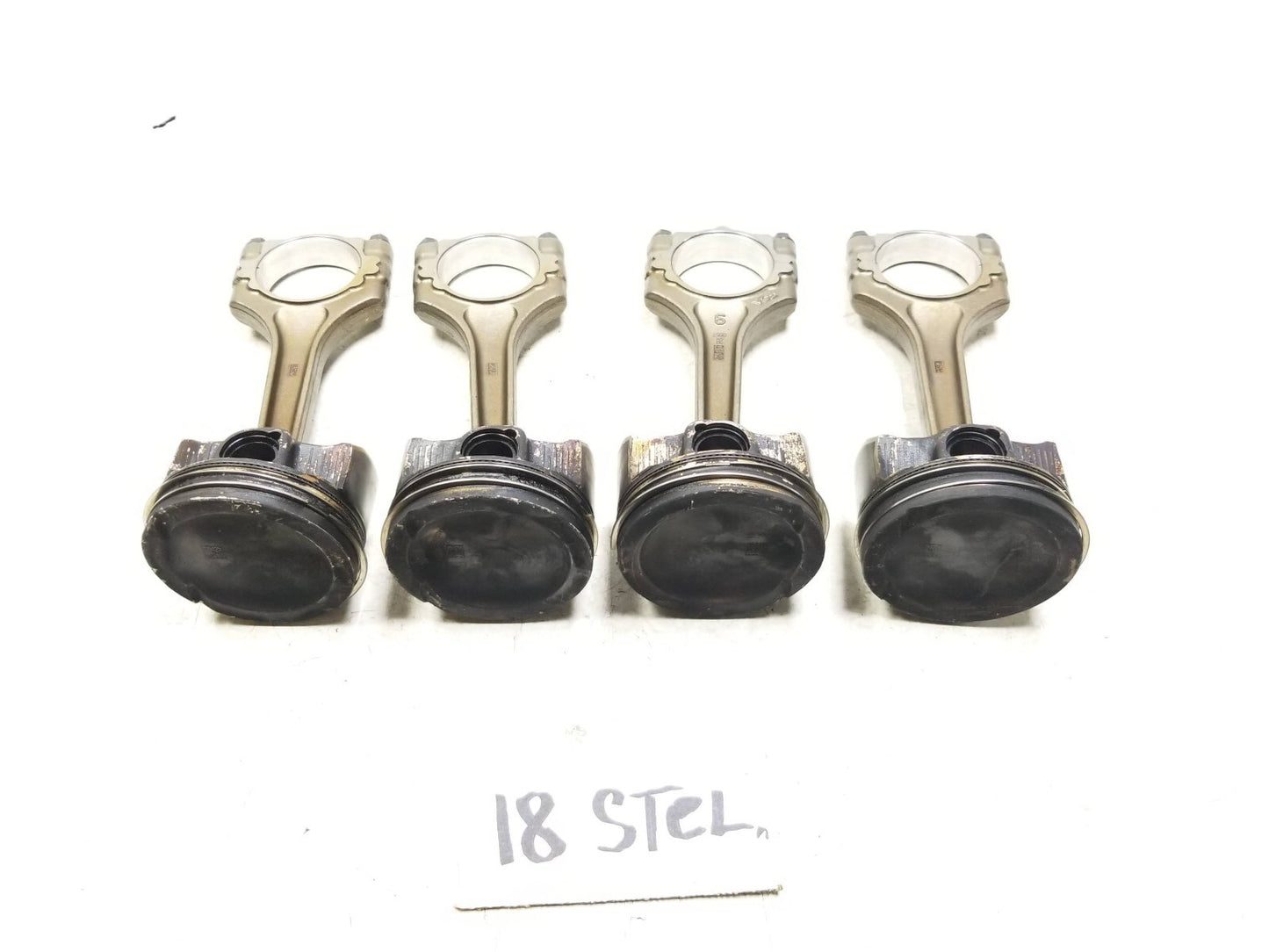 2018 Alfa Romeo Stelvio Piston W/ Connecting Rod 4pcs OEM