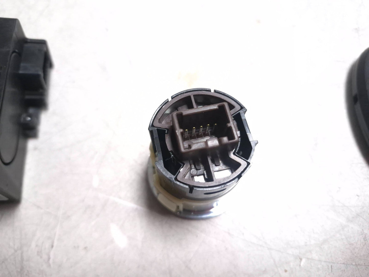 2010 Nissan Maxima Ignition Smart Key Control Module W/ Key & Start Button OEM