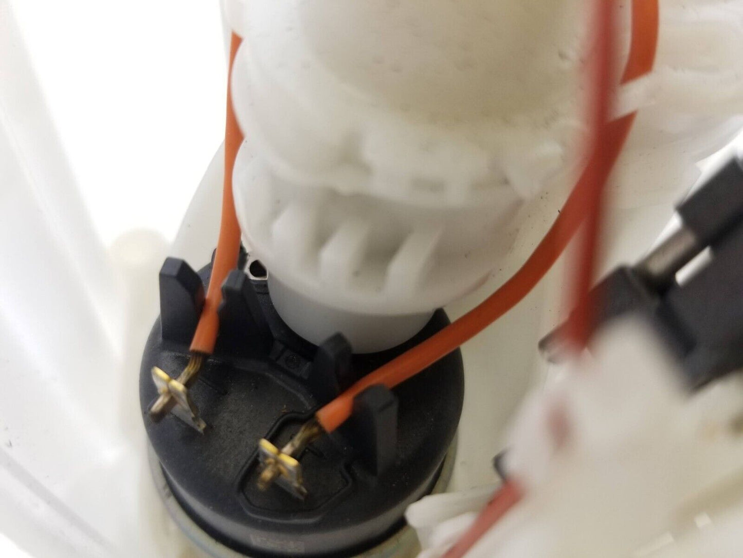 12 - 18 Ford Focus Fuel Pump Bv61-9h307-ne OEM