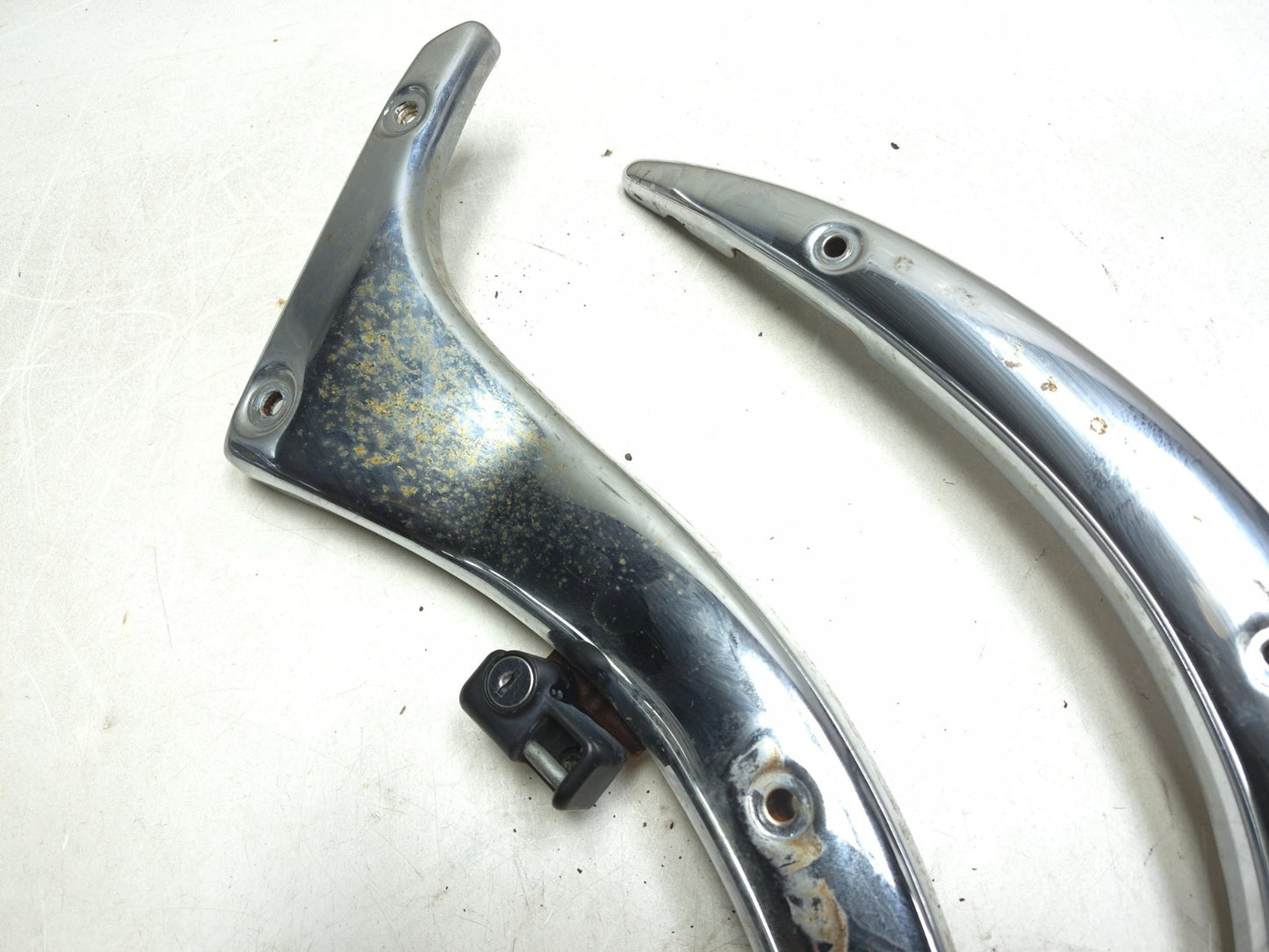 2004 Suzuki Intruder Volusia Vl800 Rear Fender Strut Mount Left & Right Pair OEM