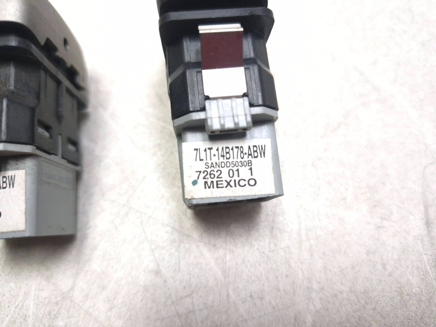 2008 Lincoln Navigator Power Seat Fold Switch & Pedal Position Switch OEM