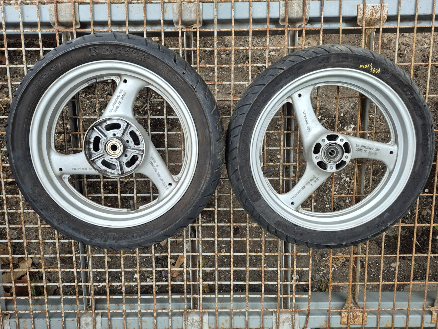 1993 Suzuki Gsx600fp Katana Front & Rear Wheel W/ Tire Pair R 17 OEM