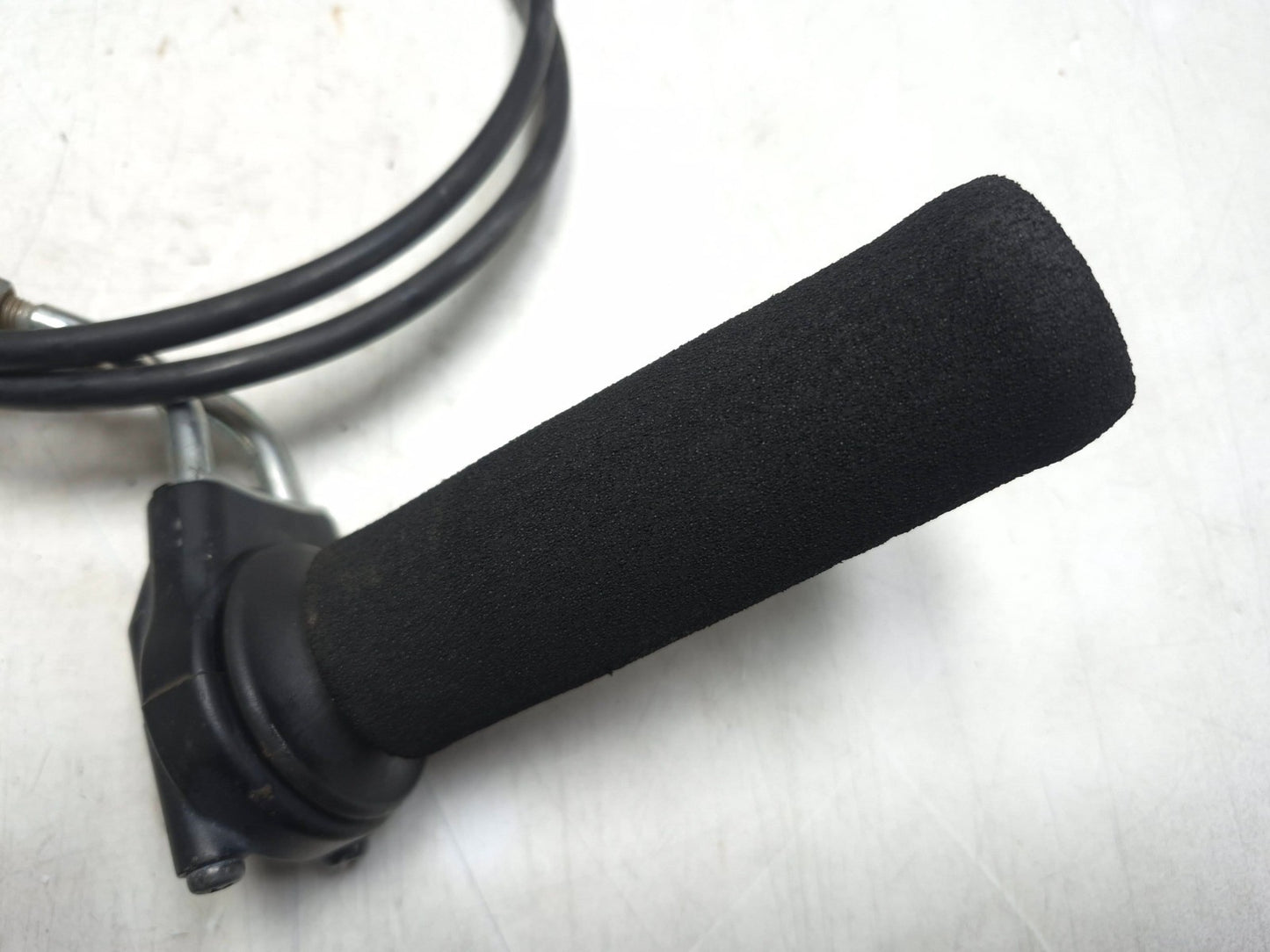 2009 Kawasaki Concours 14 Zg1400 Right Handlebar Throttle Grip W/ Cable OEM