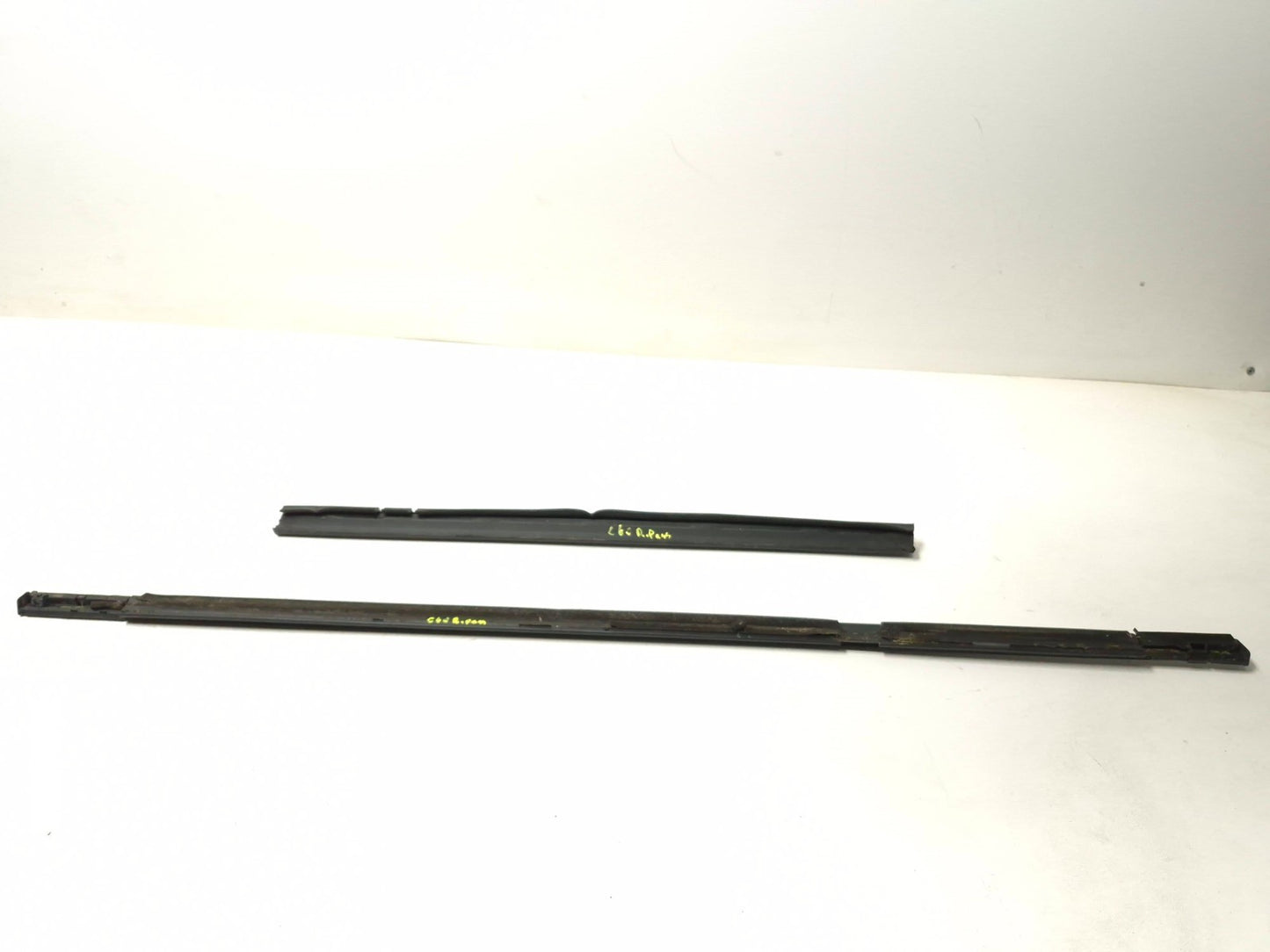 2007 Acura Tl Type-s Rear Door Weatherstrip Seal Right Passenger Side Set OEM