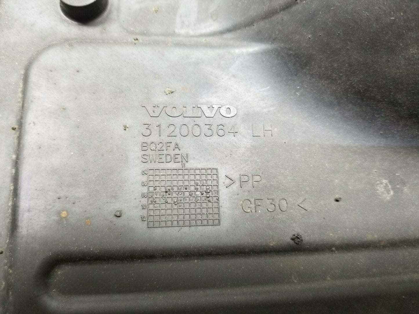 2010 Volvo XC60 Fuel Tank Splash Heat Shield 2pcs OEM