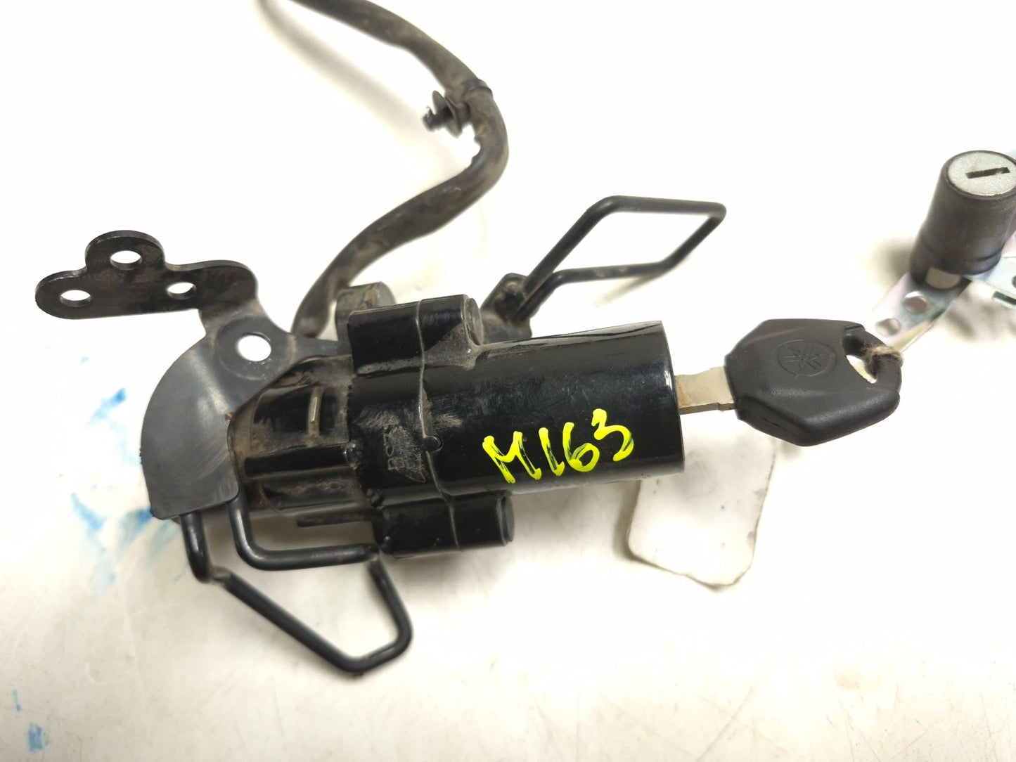 2024 Yamaha R3 Yzfr3 Ignition Lock Switch & Fuel Cap Lock Set OEM