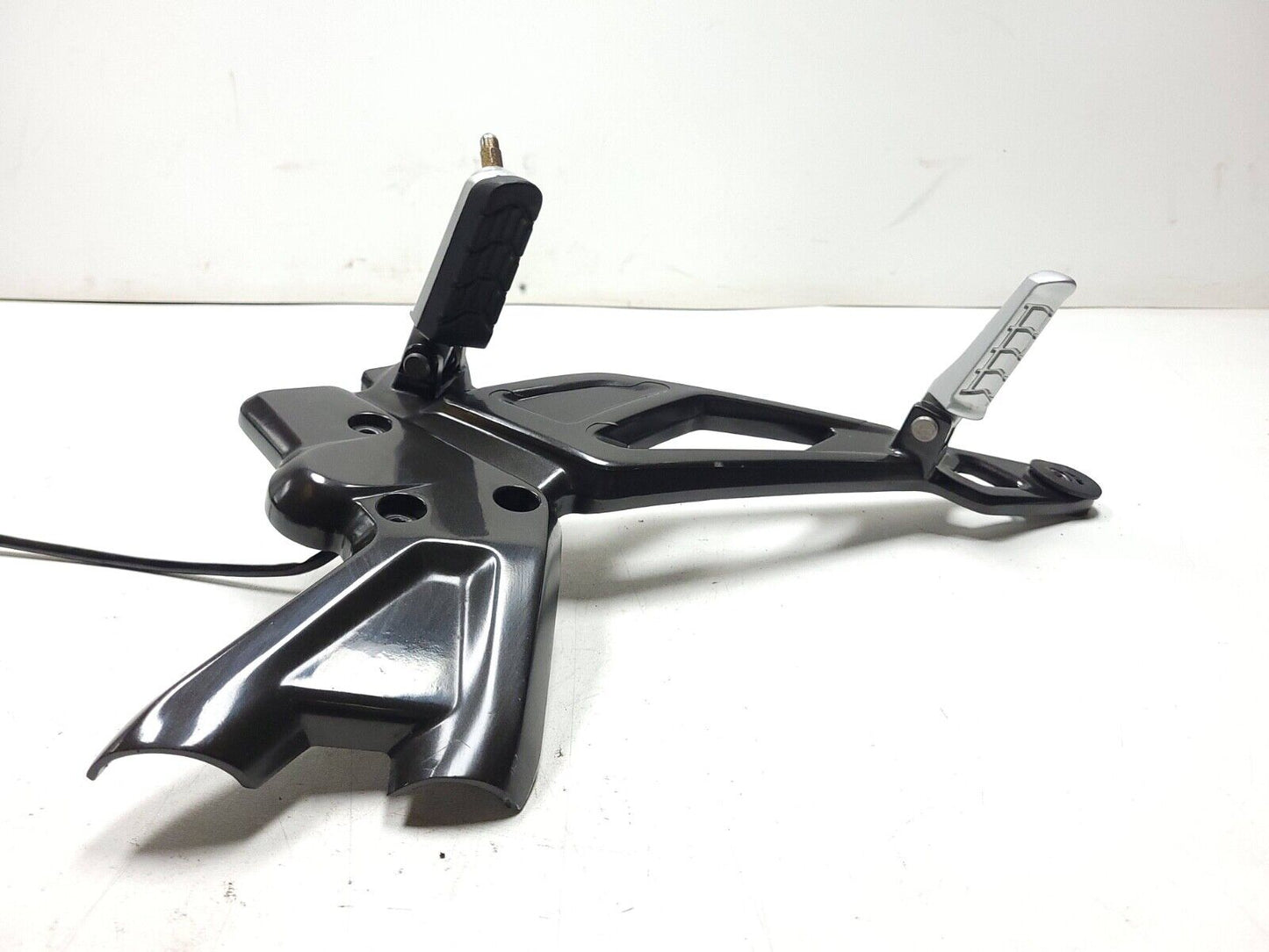 2020 - 2024 BMW G310 R Right Foot Peg & Mount Plate OEM