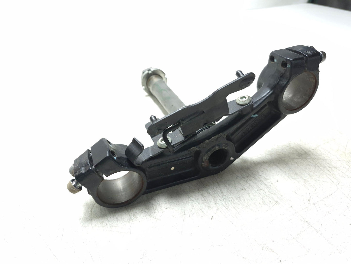 2019 Kawasaki Z400 Er400d Front Fork Lower Triple Tree OEM