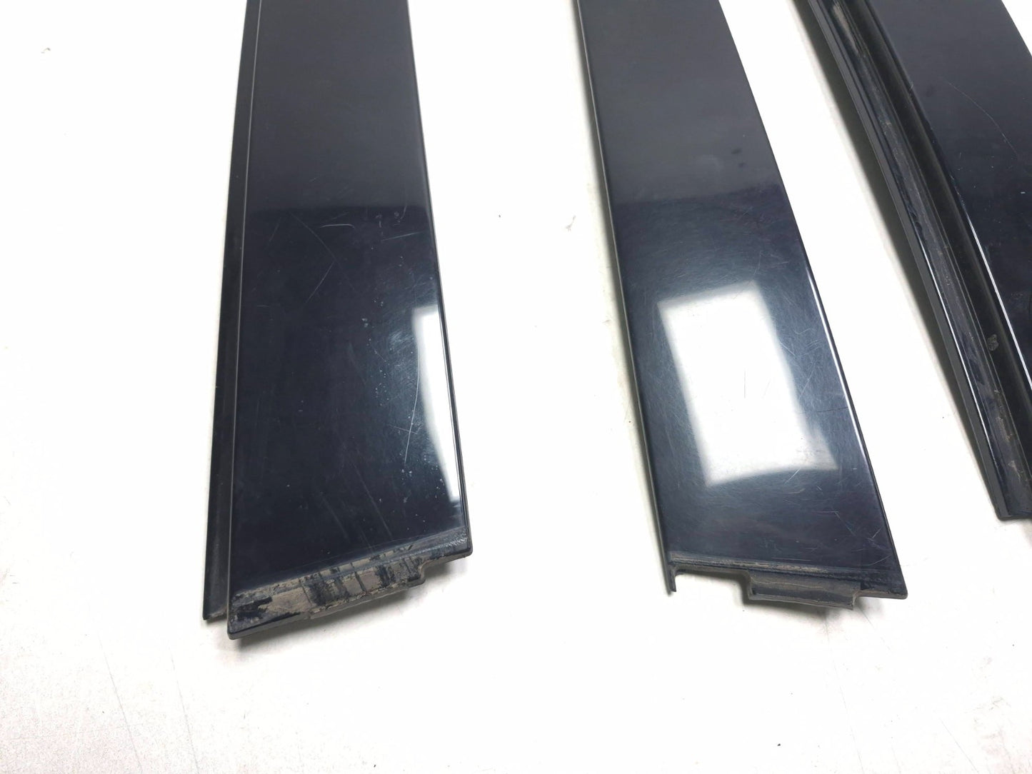 2011 Volkswagen Tiguan Door B Pillar Applique Molding Trim 3pcs OEM