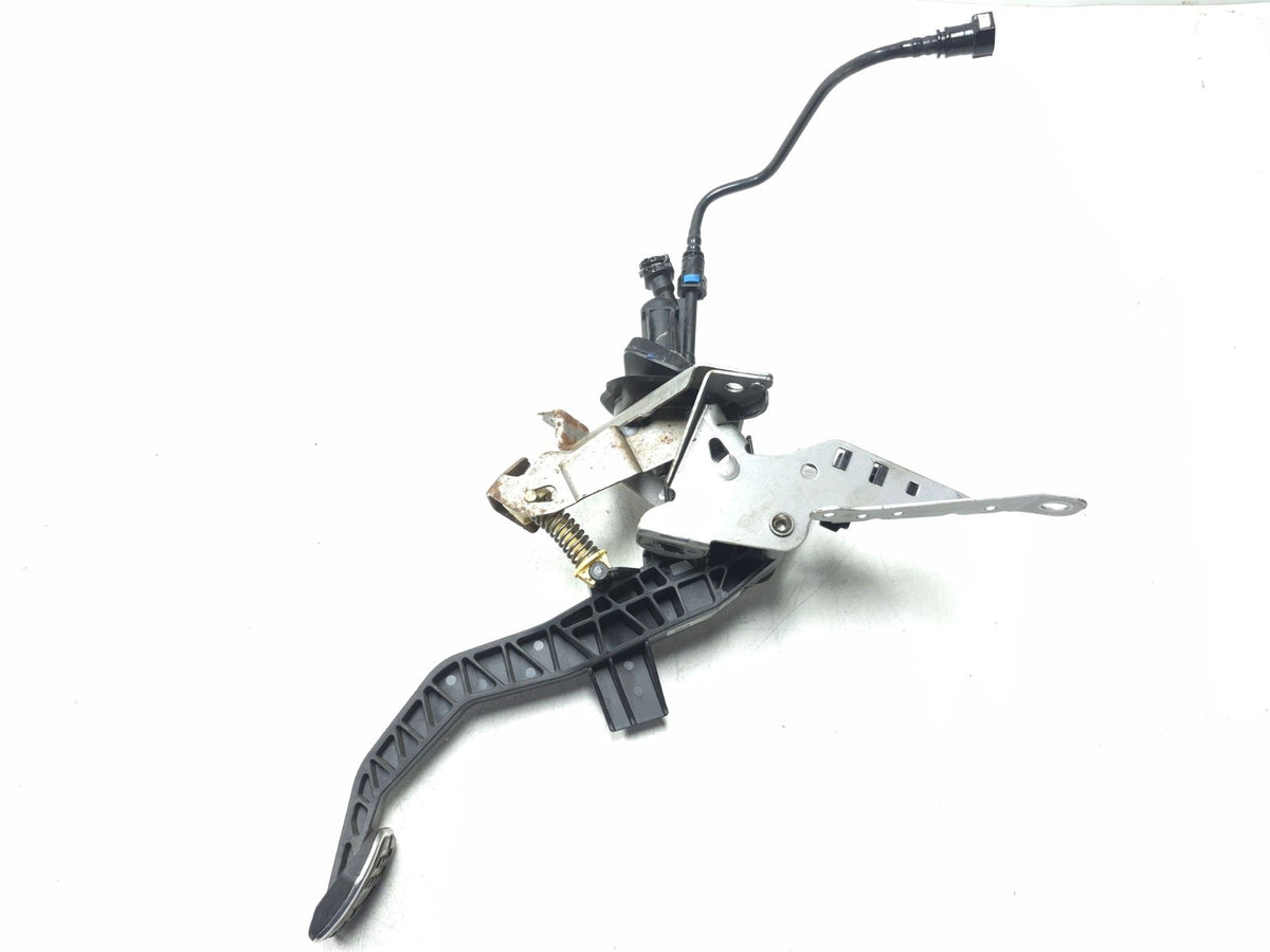 2013 Ford Focus St 2.0l Clutch Pedal W/master Cylinder Cv61-7b633-ga OEM