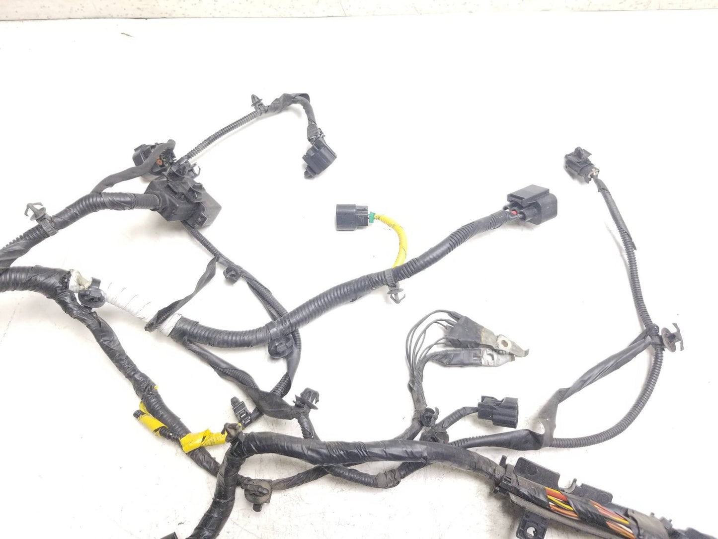 2014 - 2016 Kia Soul 1,6 L Main Wire Harness With Fuse Box OEM