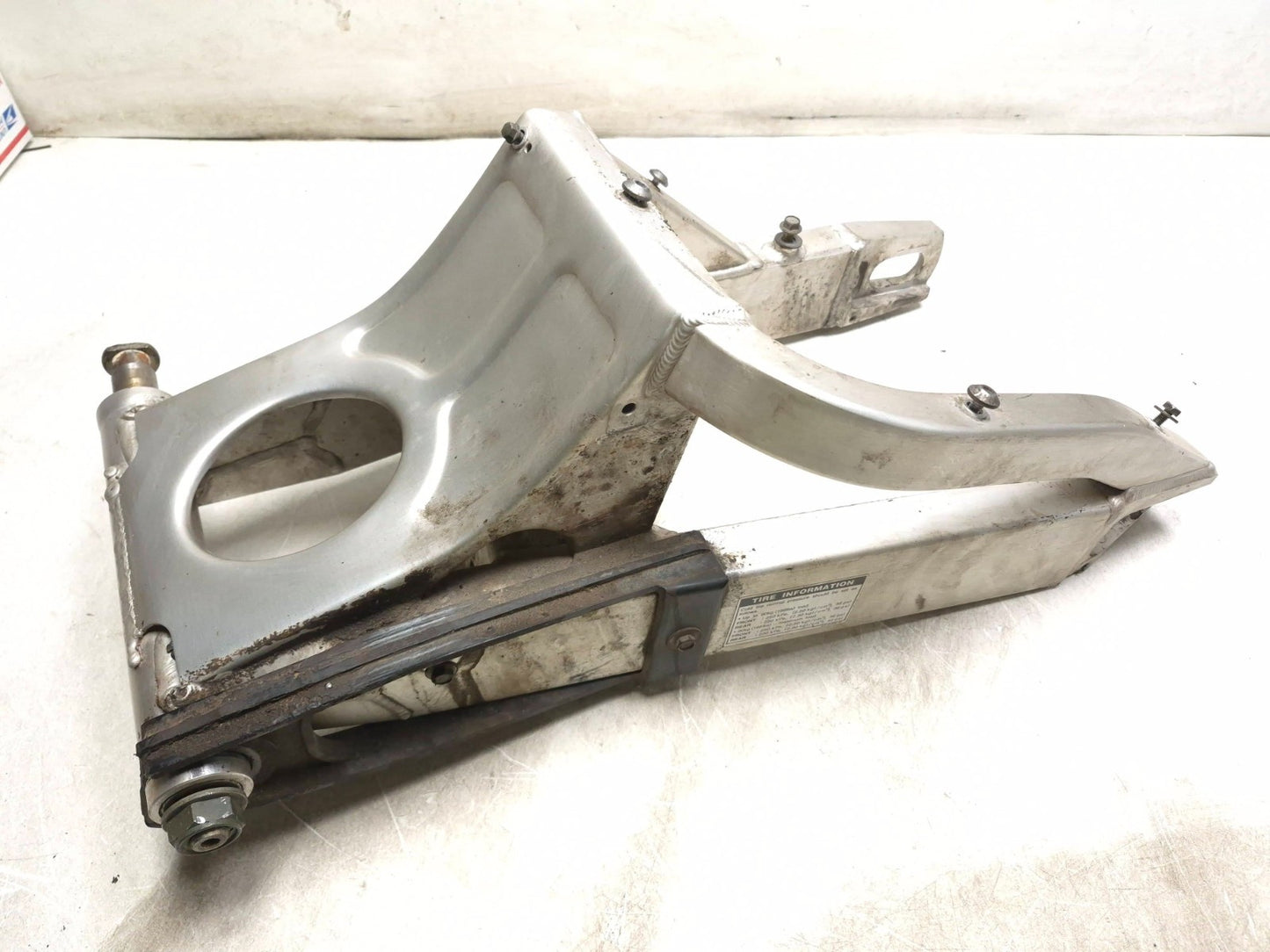 2002 Yamaha Yzf-r6 Rear Swingarm OEM