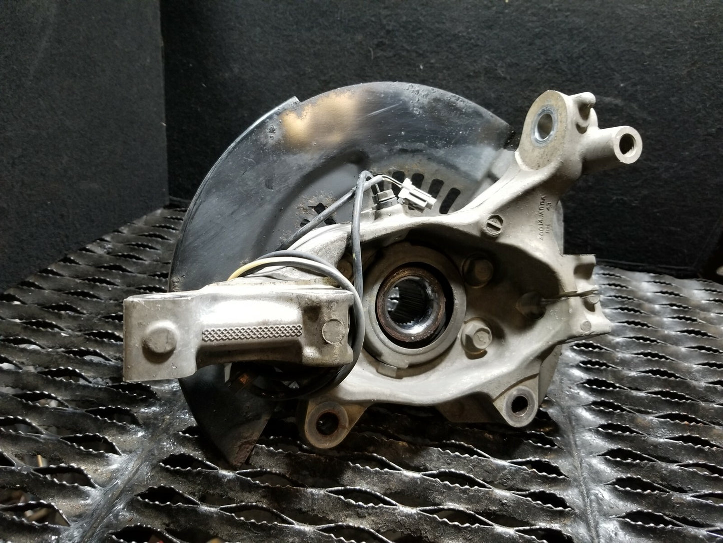 2017 Nissan Maxima Front Spindle Knuckle Wheel Hub Right Passenger Side OEM