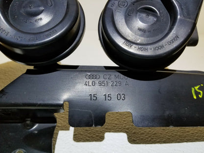 2015 Audi Q7 Horn Signal W/ Bracket OEM