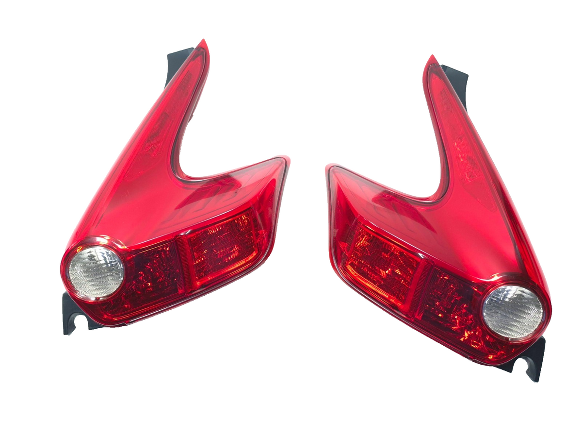 2011-2014 Nissan Juke Rear Tail Light Left & Right OEM