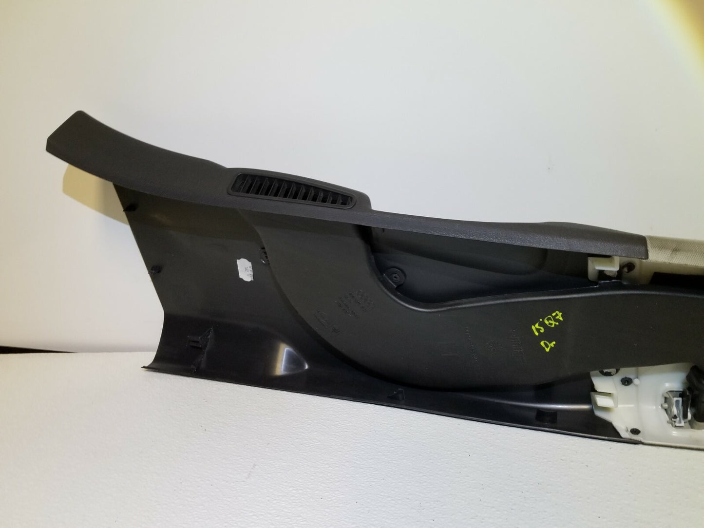 2015 Audi Q7 Center B Pillar Upper Trim Panel W/ Air Vent Left Driver Side OEM