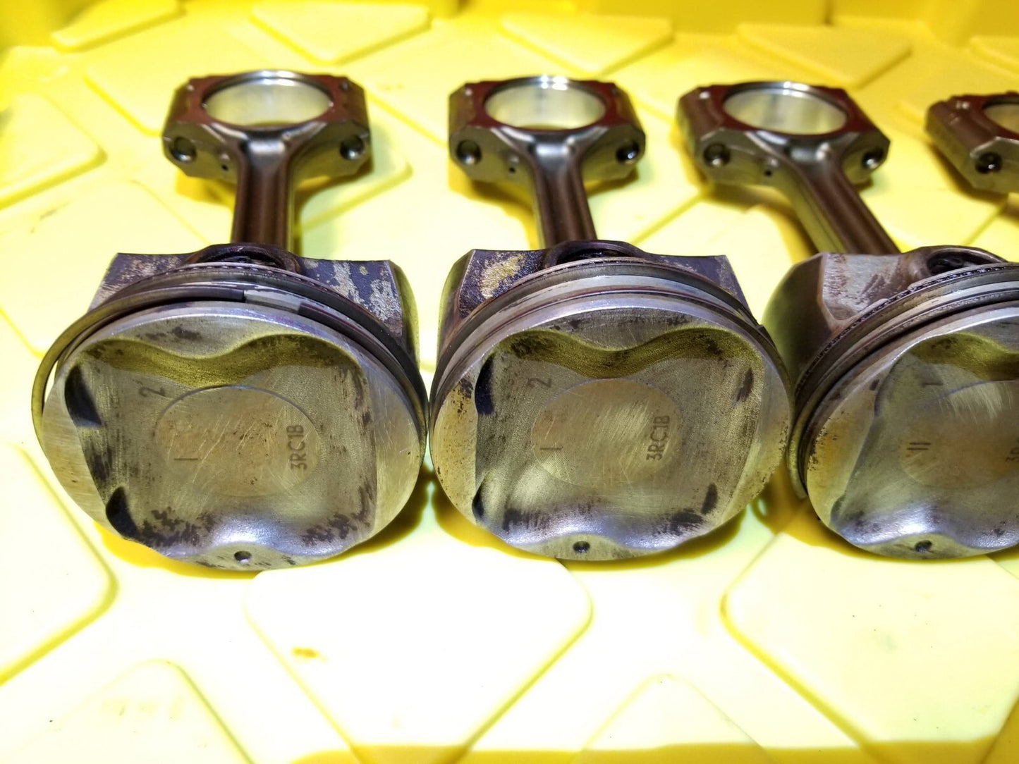 2015 Nissan Sentra Piston W/ Connecting Rod 4pcs 1.8l OEM