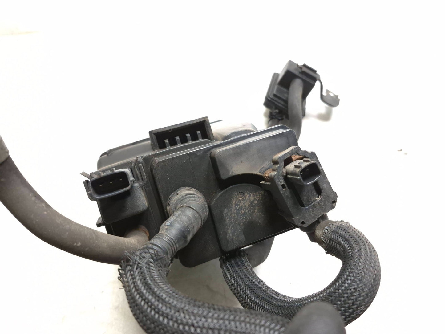 2018 Nissan Altima Fuel Vapor Evaporator Emission Canister  2.5l OEM