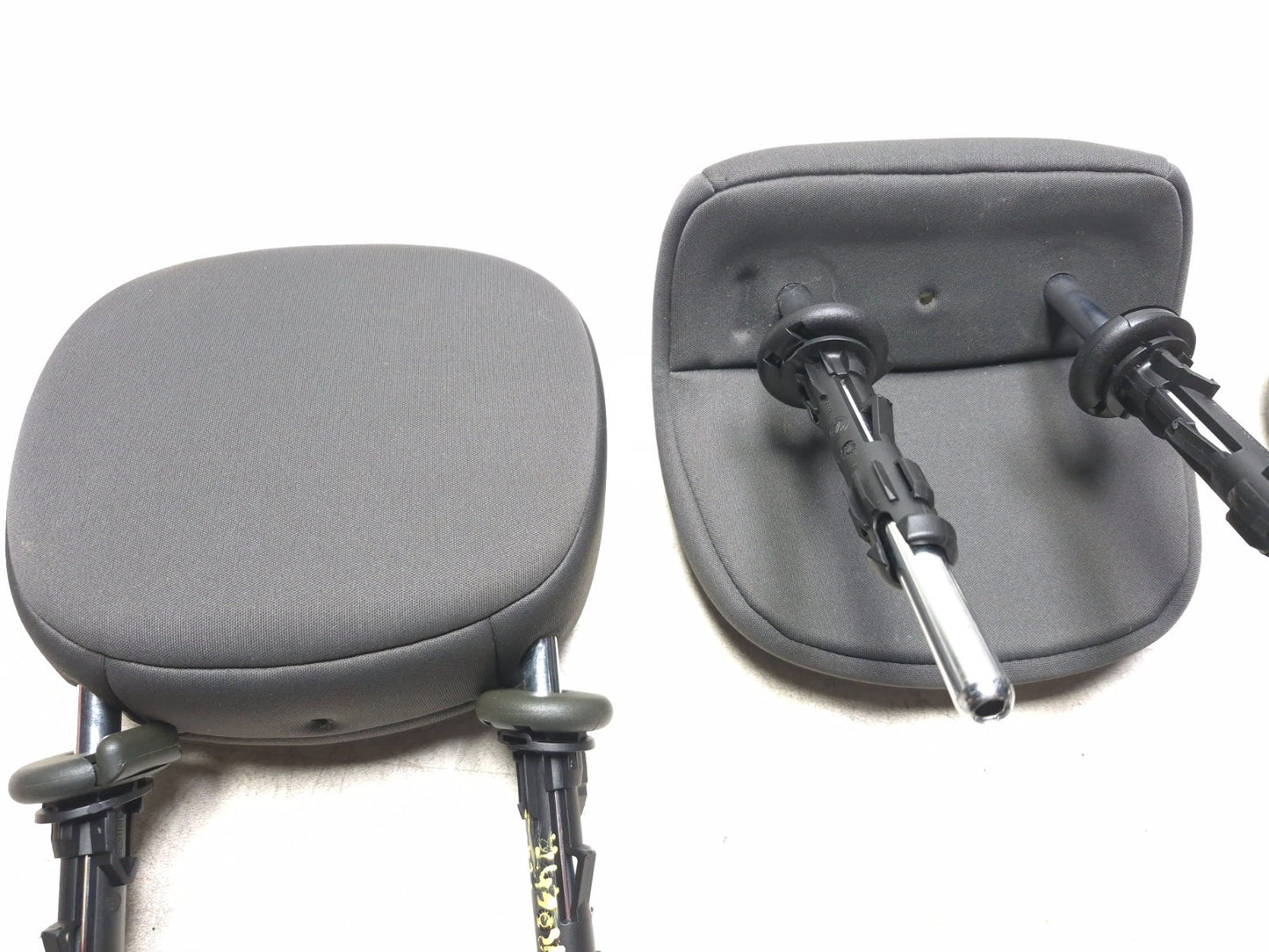 2014 Fiat 500l Rear Seat Headrest 3pcs OEM