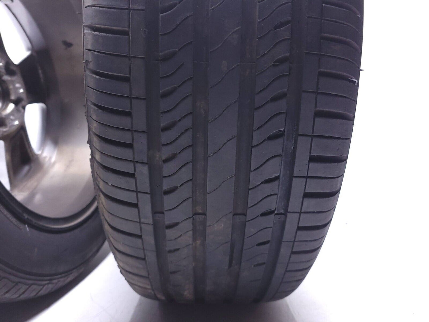15 - 18 Dodge Challenger Wheel Rim W/ Tire 235/55r18 2pcs OEM 87k