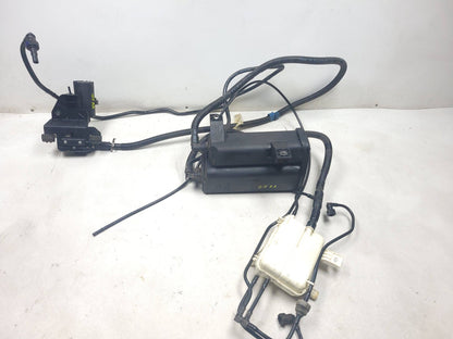 2007 Range Rover 4.2l Fuel Vapor Canister W/ Valve OEM