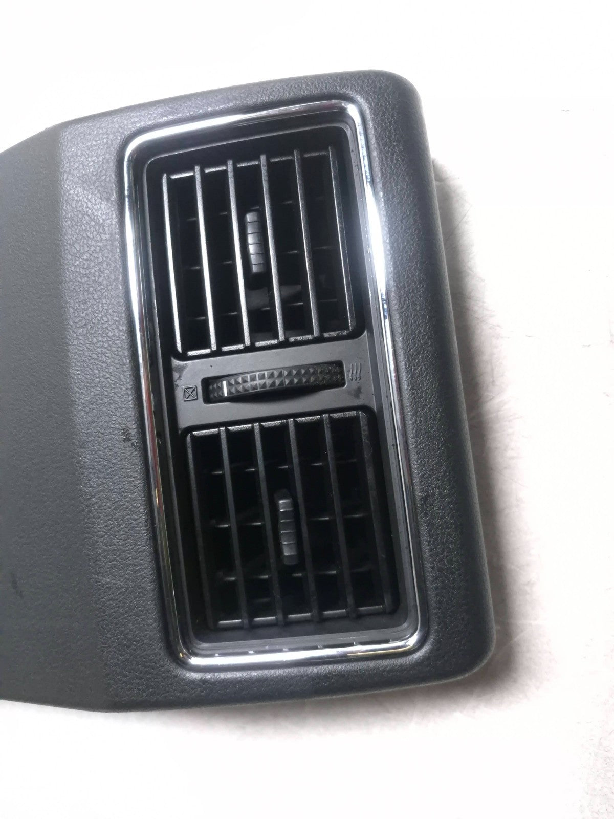 2010 Nissan Maxima Rear Center Console Air Vent Trim & Grille OEM