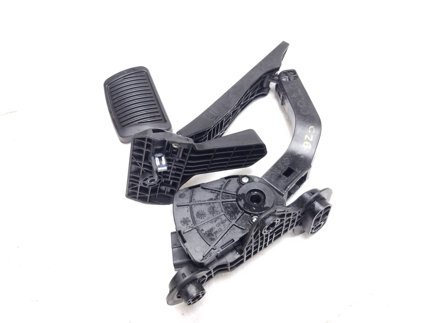 2014 - 2019 Kia Soul Accelerator Pedal Sensor & Brake Pedal Rubber Pad OEM