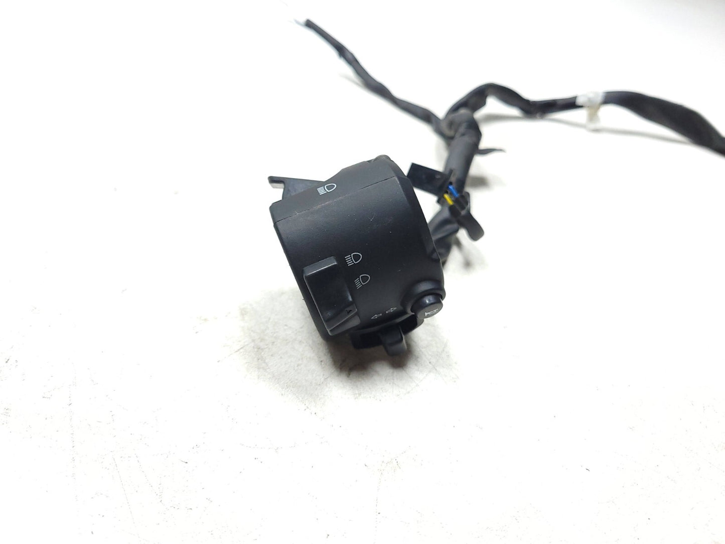 2020 - 2024  Yamaha Mt-03 Left Handlebar Headlight Turn Horn Switch &  Grip OEM