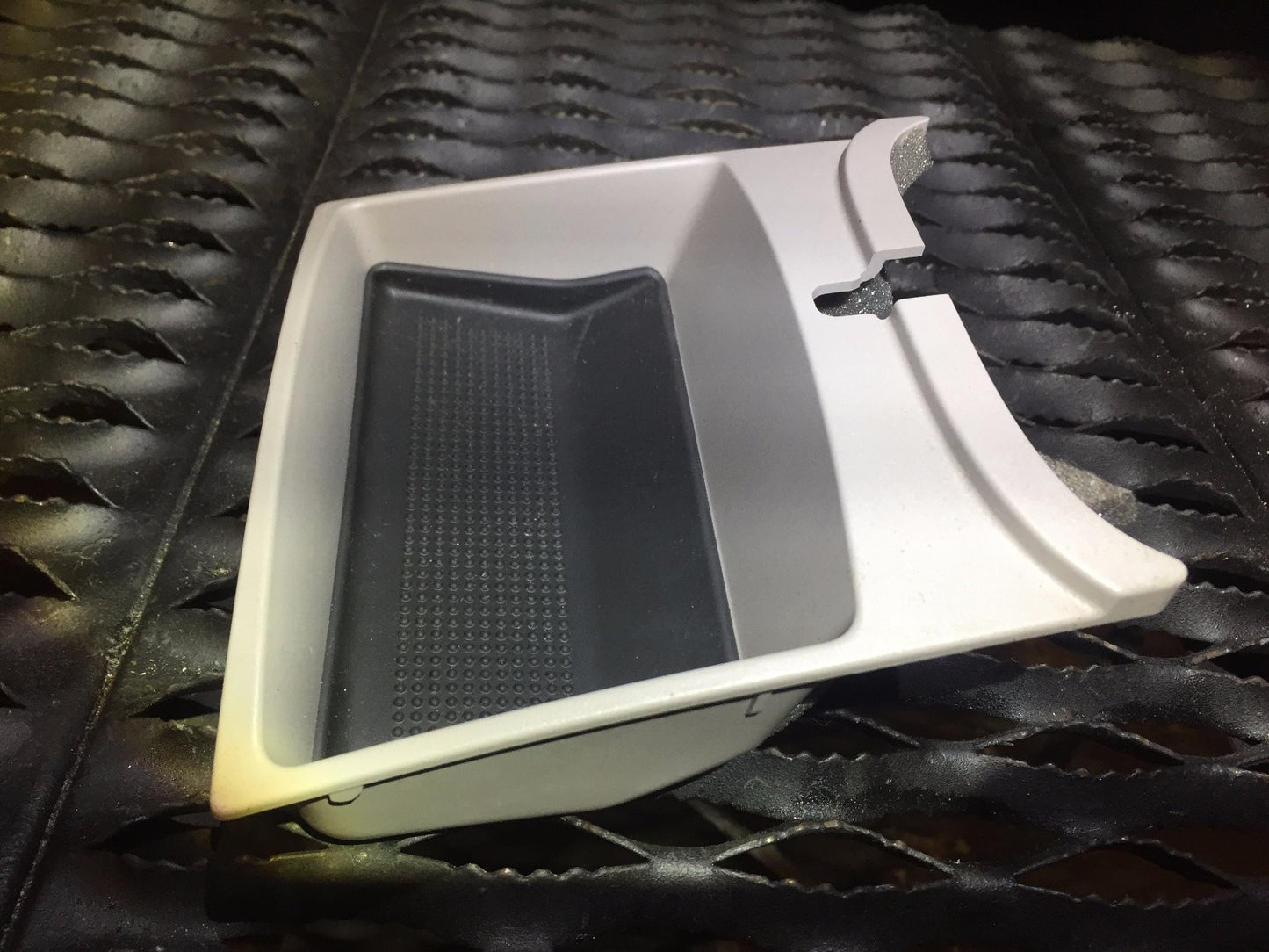 05 06 07 08 09 10 11 Volvo S40 Center Console Storage Tray Bin Box OEM