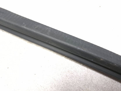 2008 Lincoln Navigator Rear Tailgate Back Window Weatherstrip Seal OEM