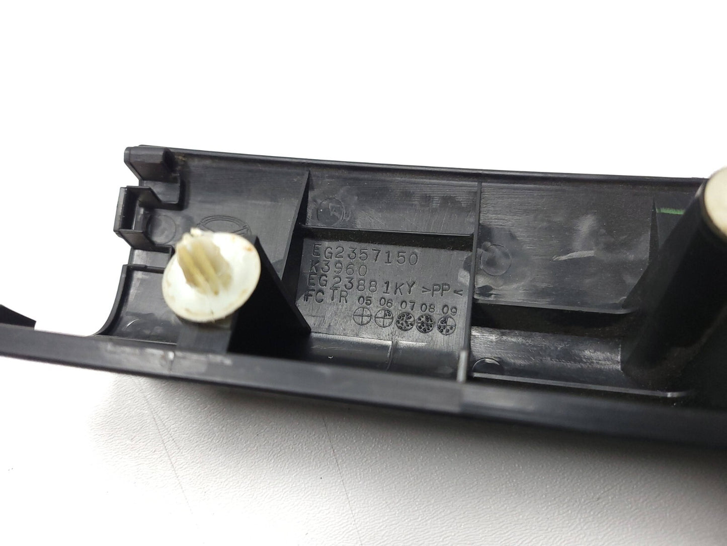 2008 - 2015 Mazda Cx-9 Seat Side Trim Front Passenger Side Right OEM