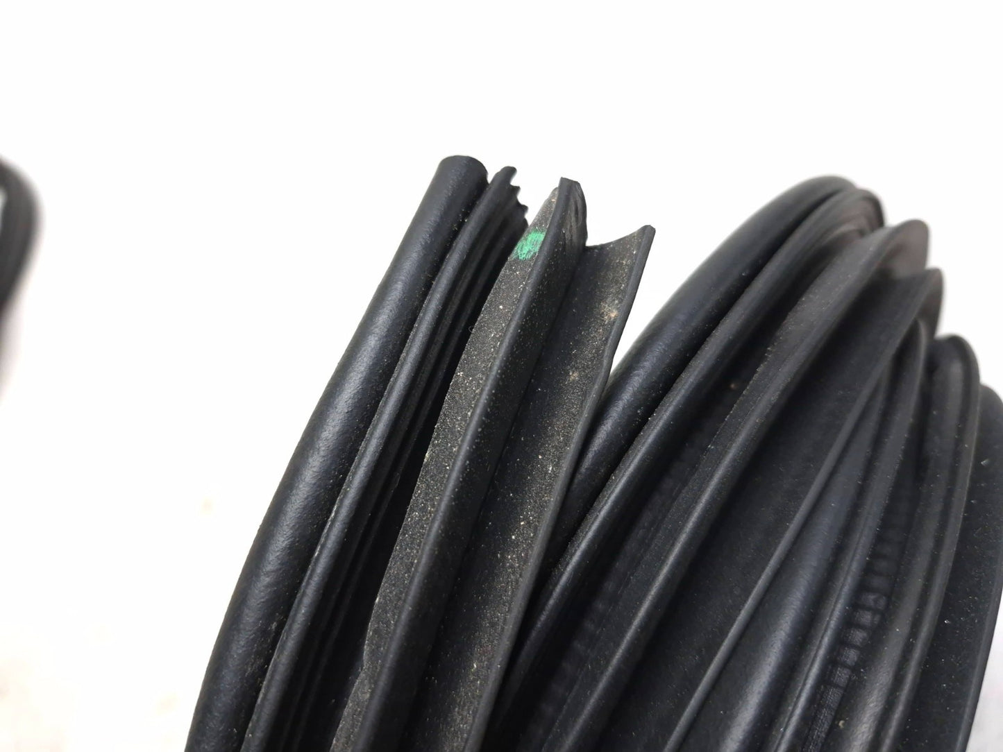 2014 Hyundai Sonata Front Door Weatherstrip Seal Passenger Side Right 2pcs OEM