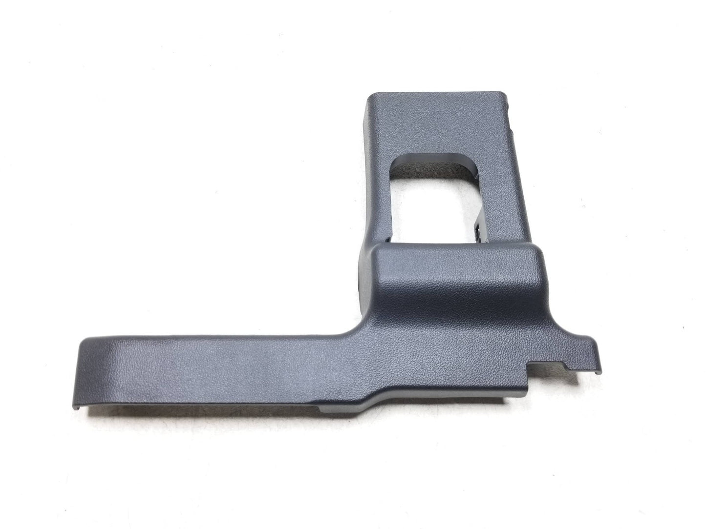 17 - 2019 Cadillac Xt5 Front Seat Side Trim Cover Front Passenger Side Right OEM