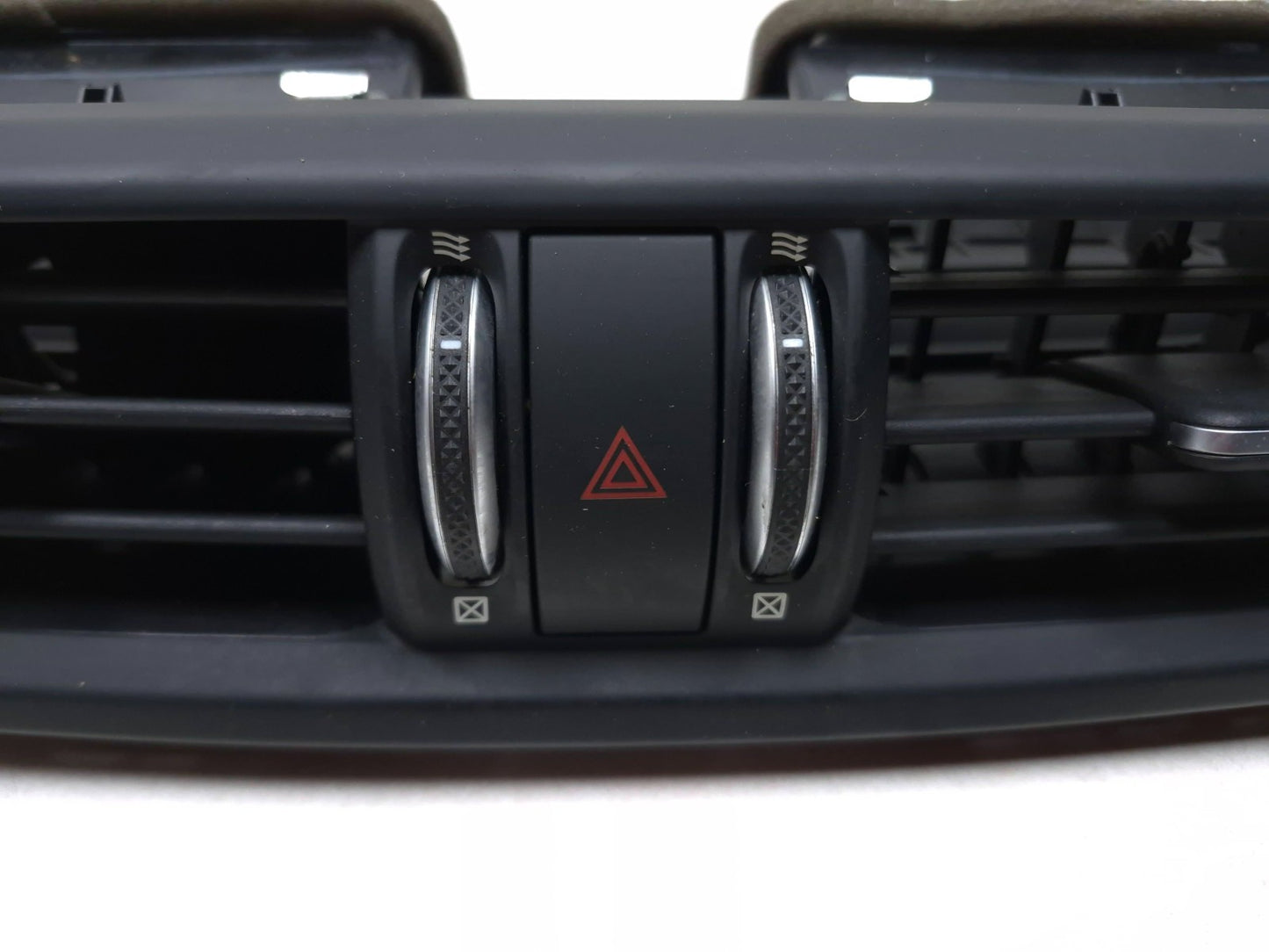 2021 Alfa Romeo Giulia Dash Center Air Vent Oem✅