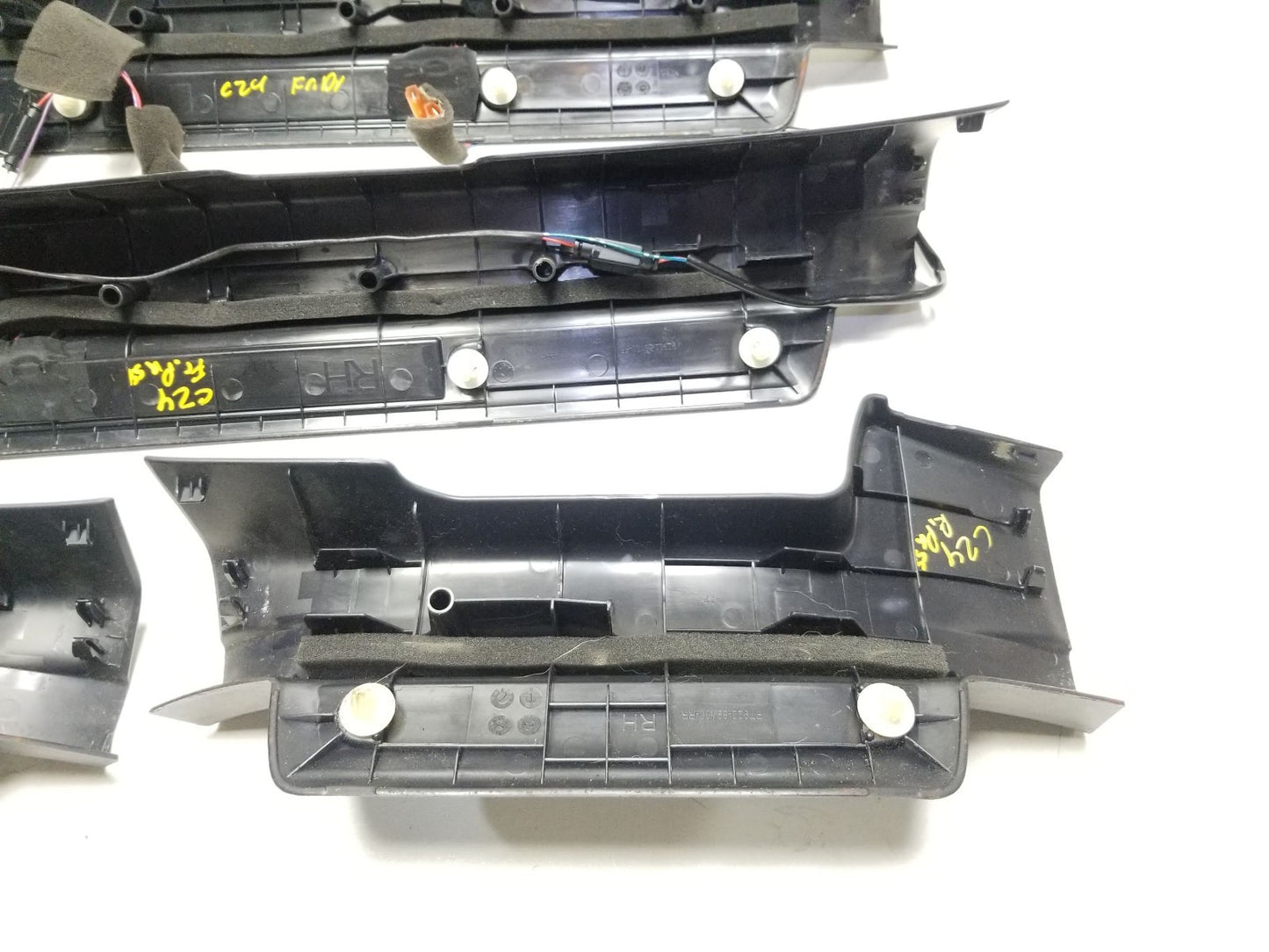 11-17 Lexus CT200h Illuminated Door Sill 4pcs Oem✅