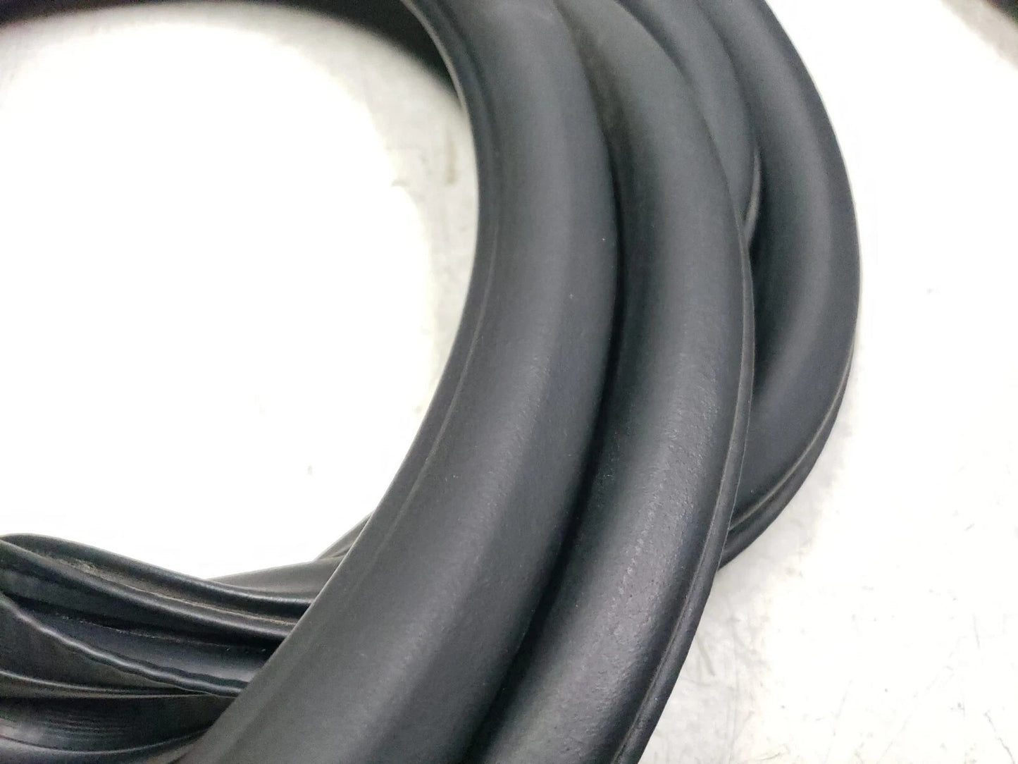 2022 Chevrolet Trailblazer Front Door Weatherstrip Seal Driver Side Lh 2pcs OEM