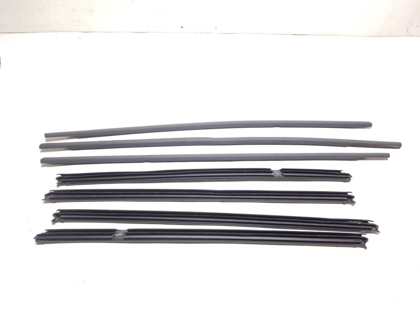 2013 Volkswagen GTI Door Window Belt Seal Molding 7pcs OEM