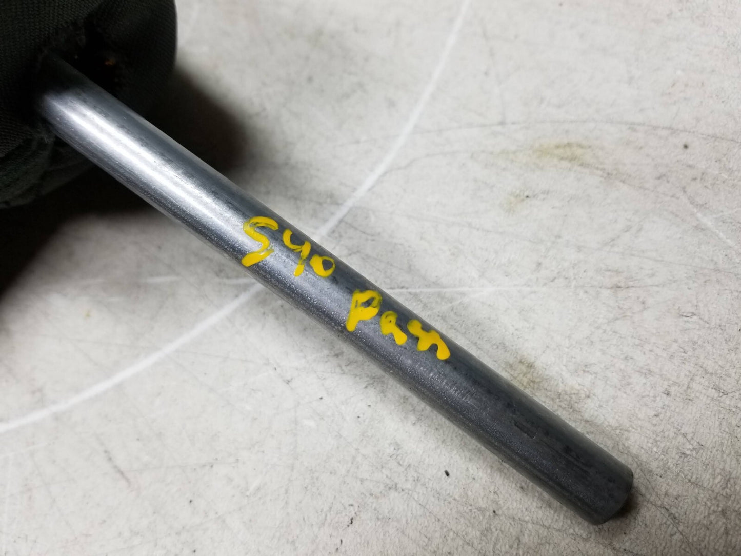 2003 - 2007 Volvo S40 Seat Headrest Front Passenger Side Right OEM