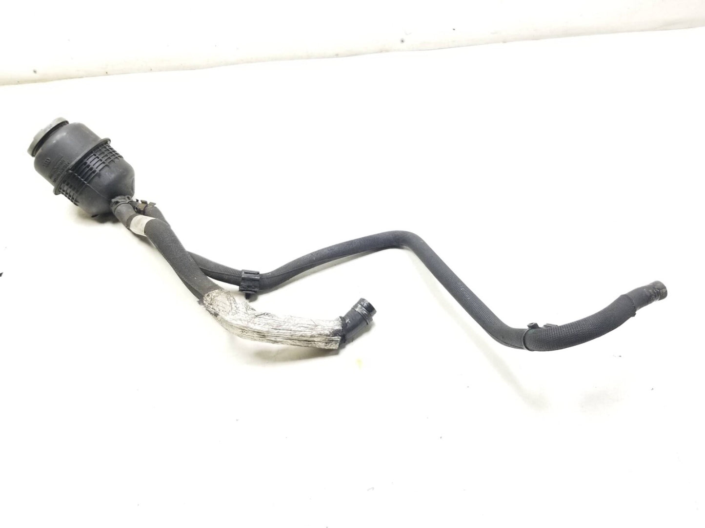 2009 - 2012 Audi Q5 Power Steering Reservoir W/ Hose Pipe OEM