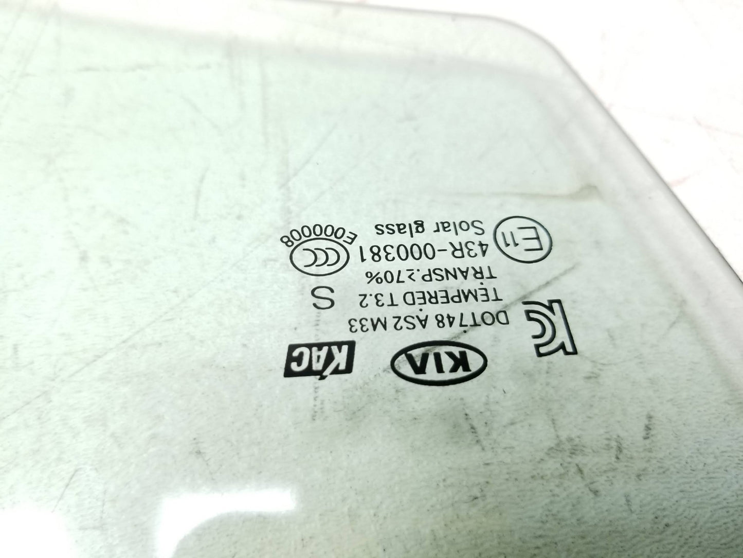 2014 - 2019 Kia Soul Door Window Glass Front Passenger Side Right OEM