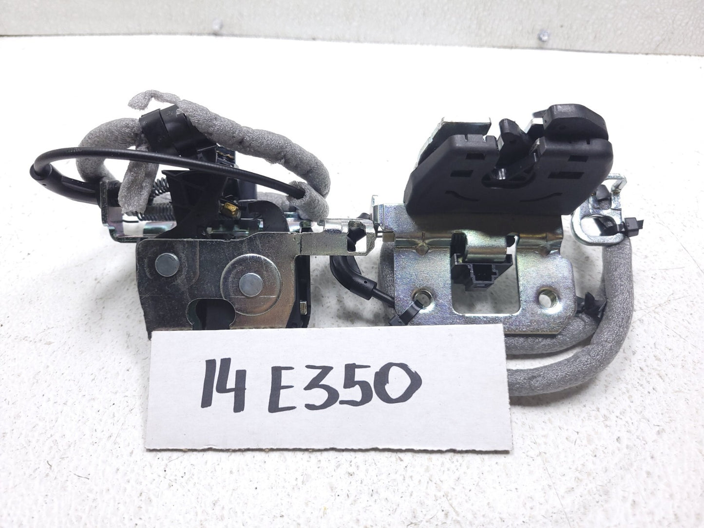 2014 Mercedes E350 Rear Folding Seat Lock Latch Actuator 2pcs OEM