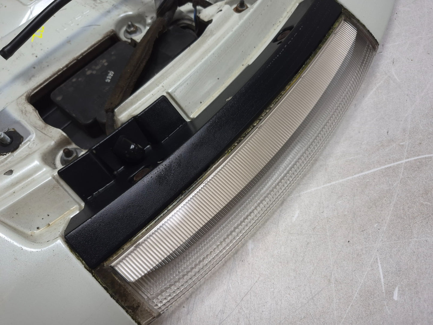2012 Nissan Leaf Trunk Deck Lid Lift Gate Spoiler OEM