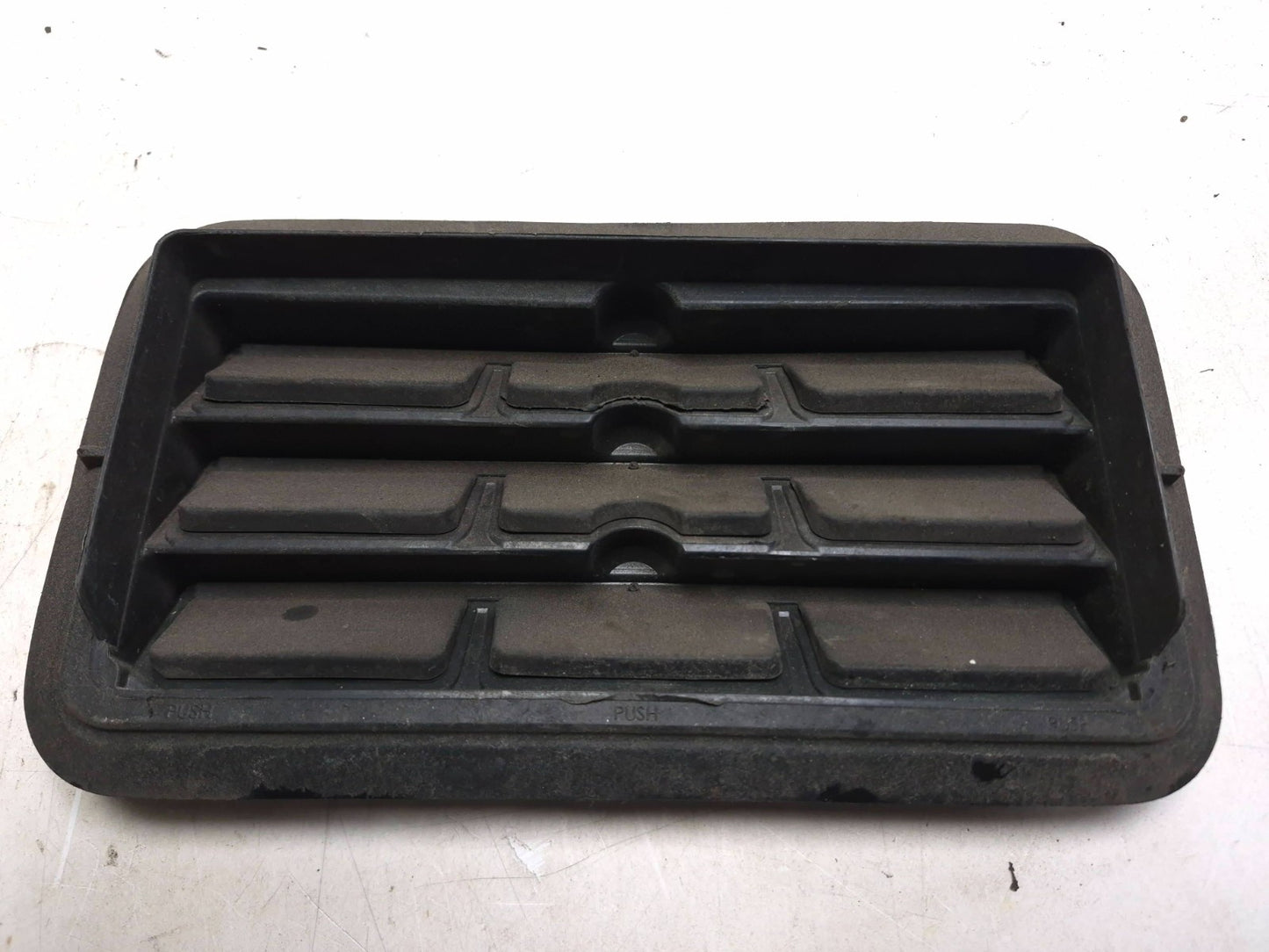 2020 Dodge Challenger Rear Quarter Air Pressure Vent Grille Left & Right OEM