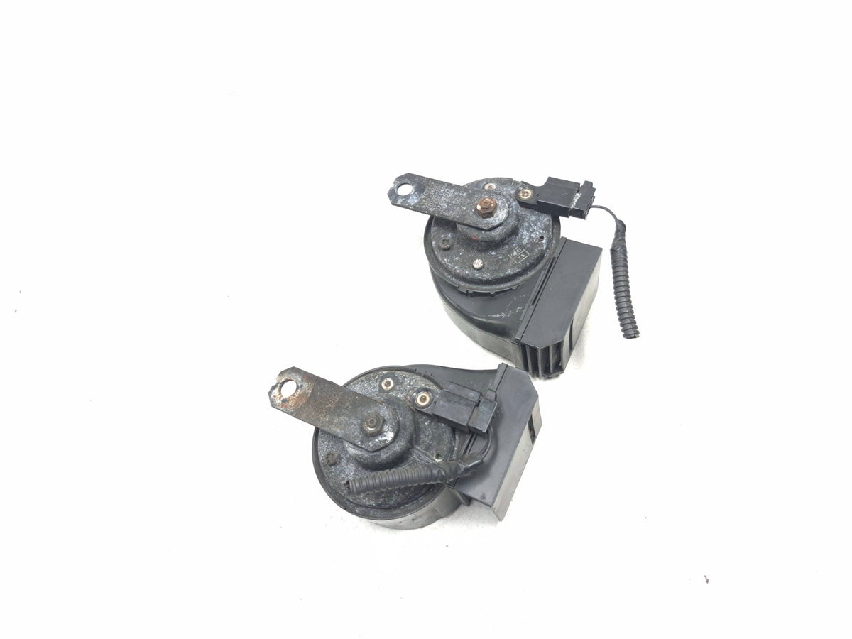 2017 Toyota Highlander Horn Signal Low & High Pair 86520-0e020 OEM