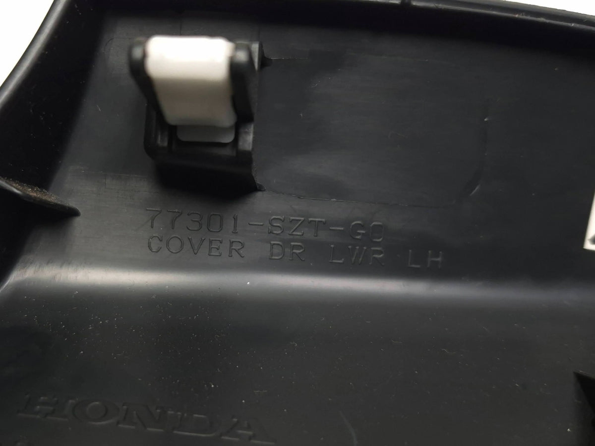 2013 Honda Cr-z Left Driver Dash Fuse Box Lid Cover Trim Panel  OEM