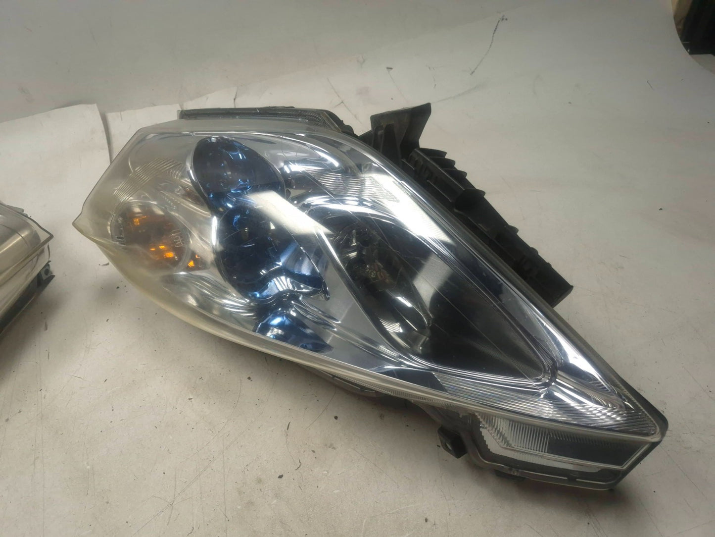 2012 Nissan Leaf Headlight Left & Right OEM