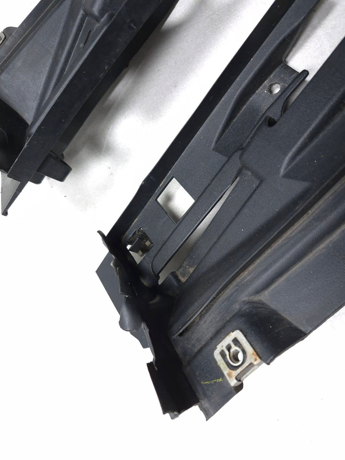 2014 Ford Focus St Front Cowl Panel End Hinge Cover OEM