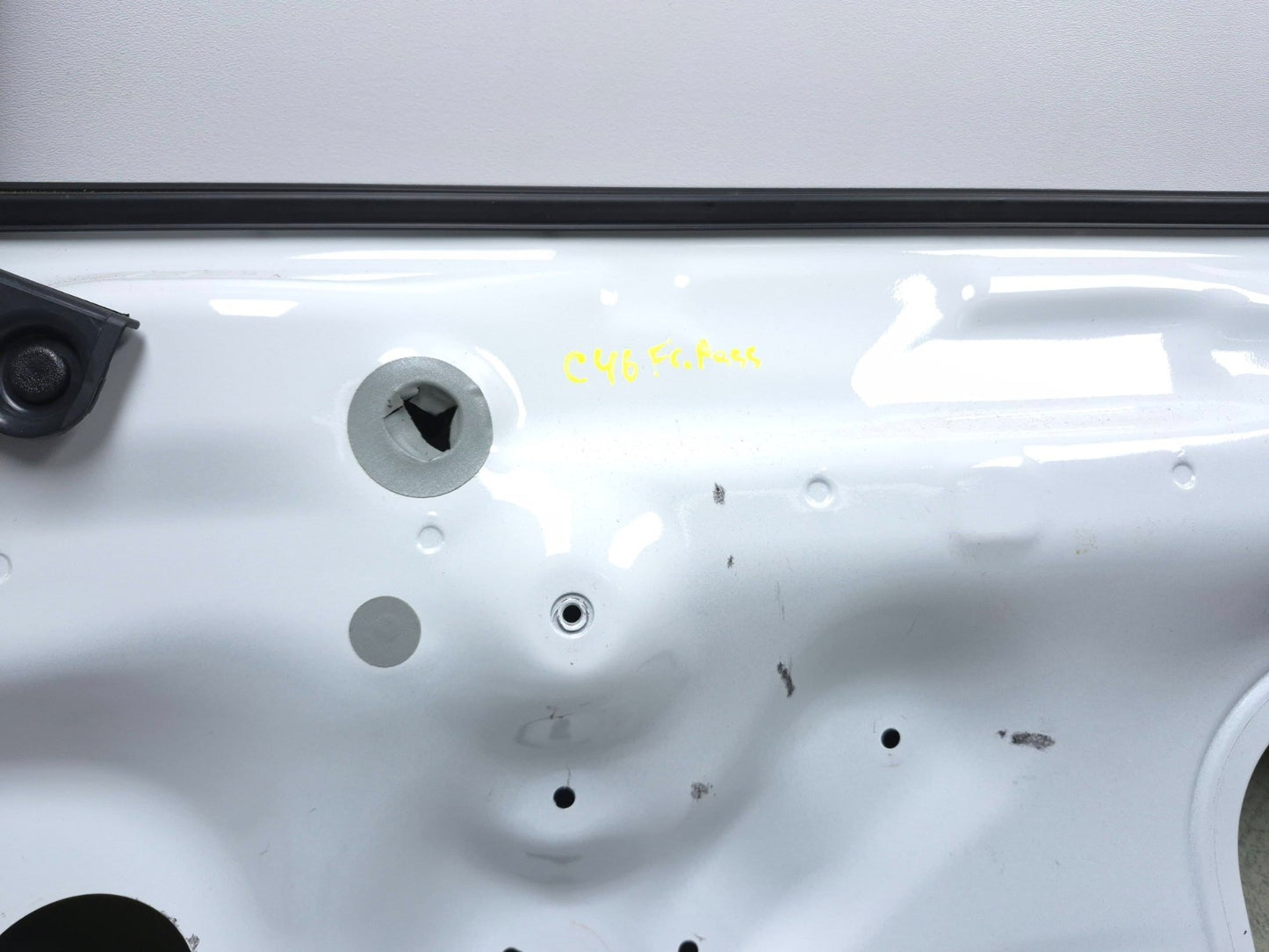 2015 Volkswagen Golf  Tsi Door Shell Front Passenger Side Right OEM