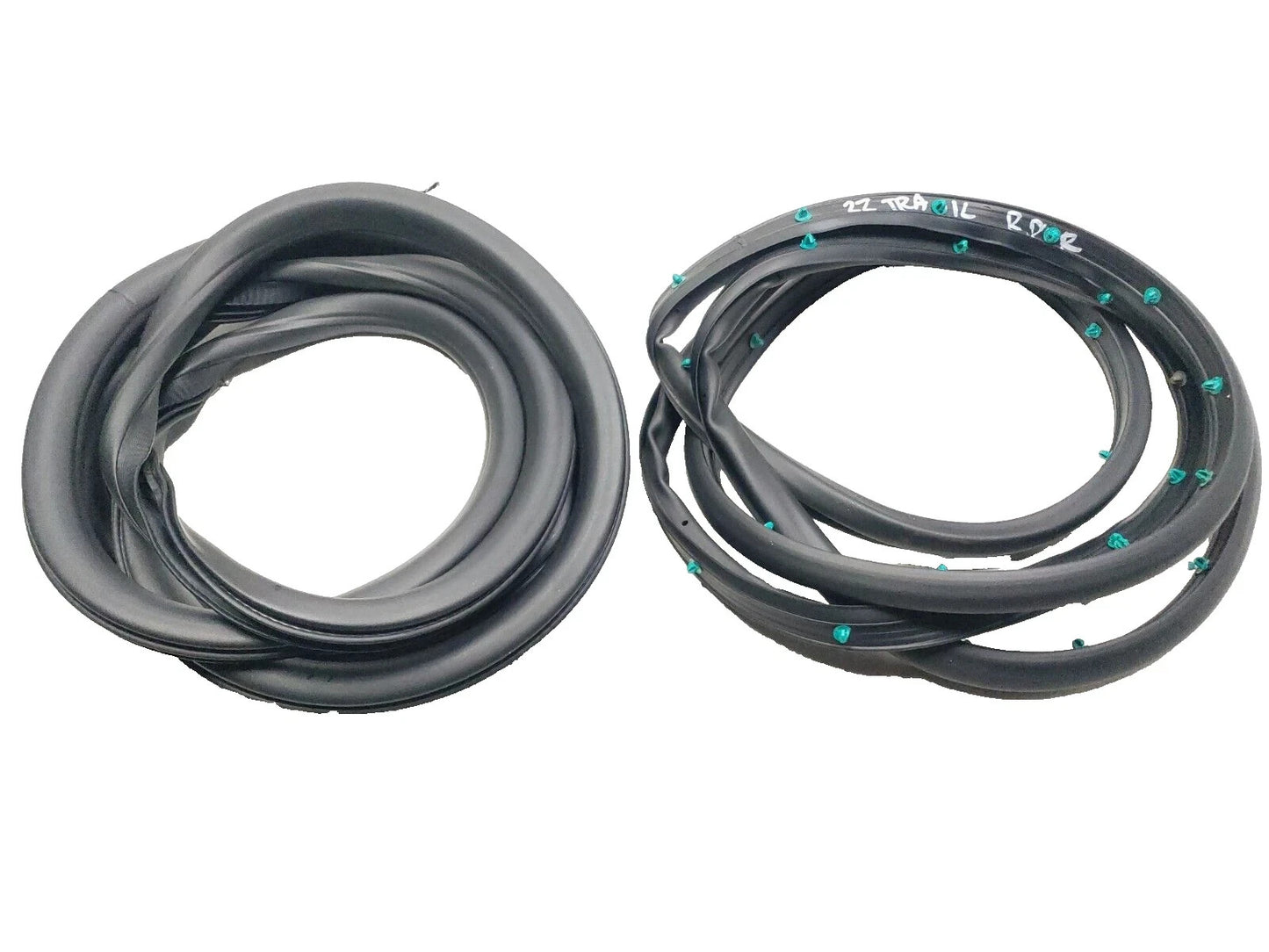 2022 Chevrolet Trailblazer Rear Door Weatherstrip Seal Driver Side Lh 2pcs OEM