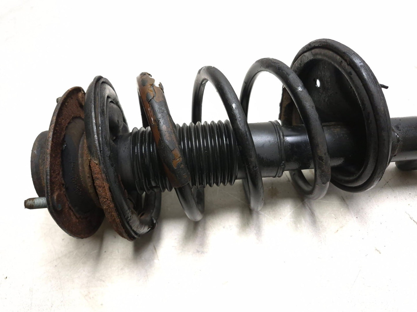 2008 Hyundai Tucson Front Left & Right Strut Shock Assy Pair OEM
